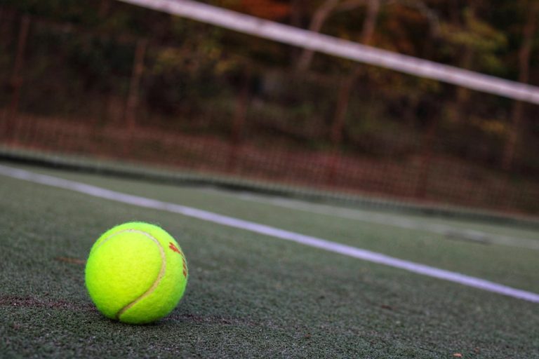 Tennis et détente en Martinique : les meilleures destinations sportives