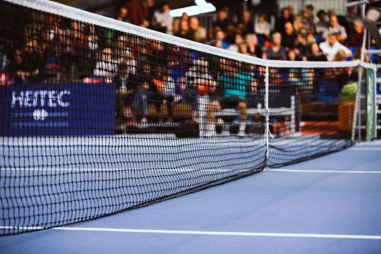 Le tennis en entreprise, levier de performance et bien-être au travail